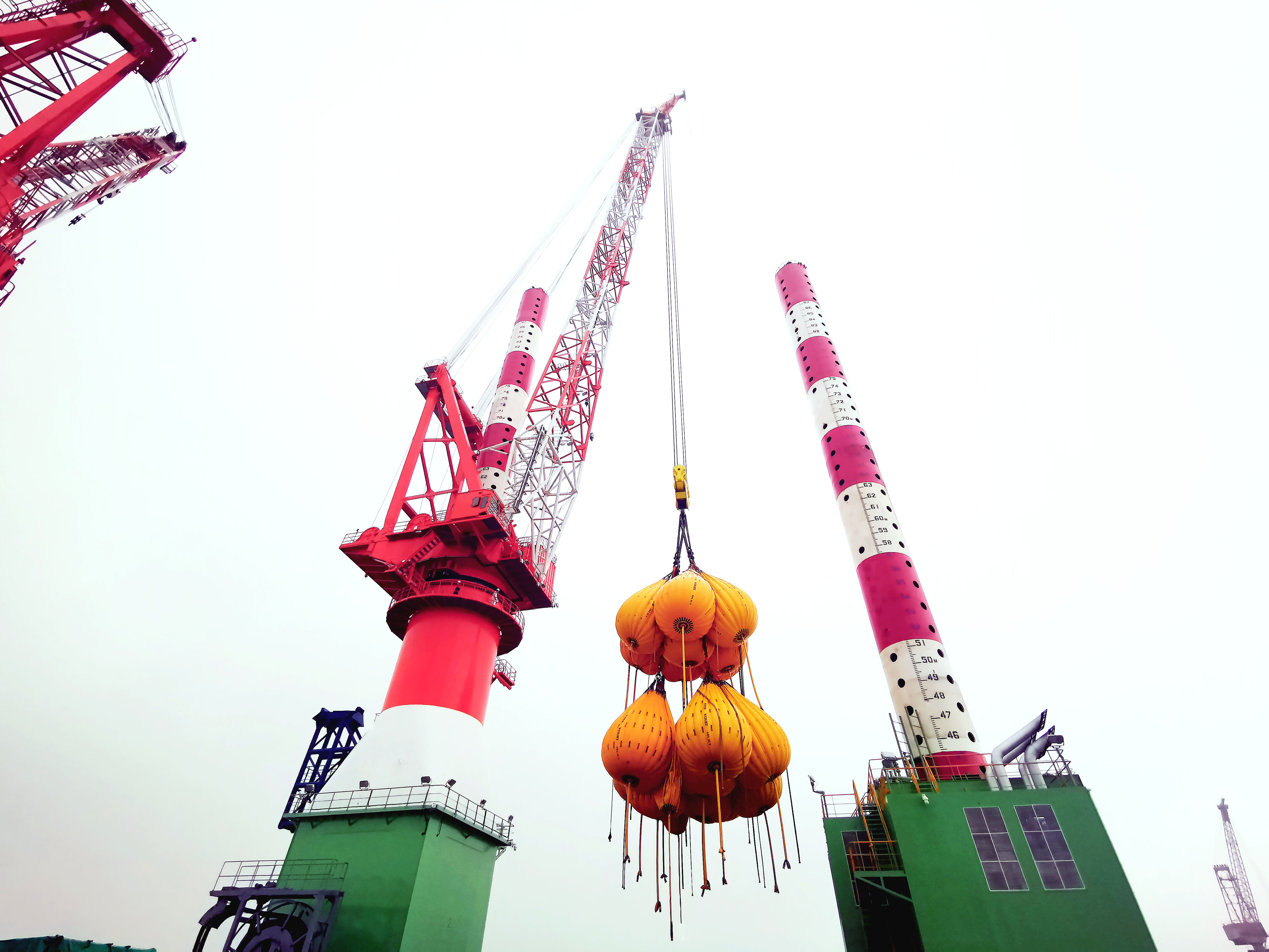 GENMA 600t RHL offshore crane successfully completed the CCS product test(图1) GENMA 600t RHL offshore crane successfully completed the CCS product test(图1)