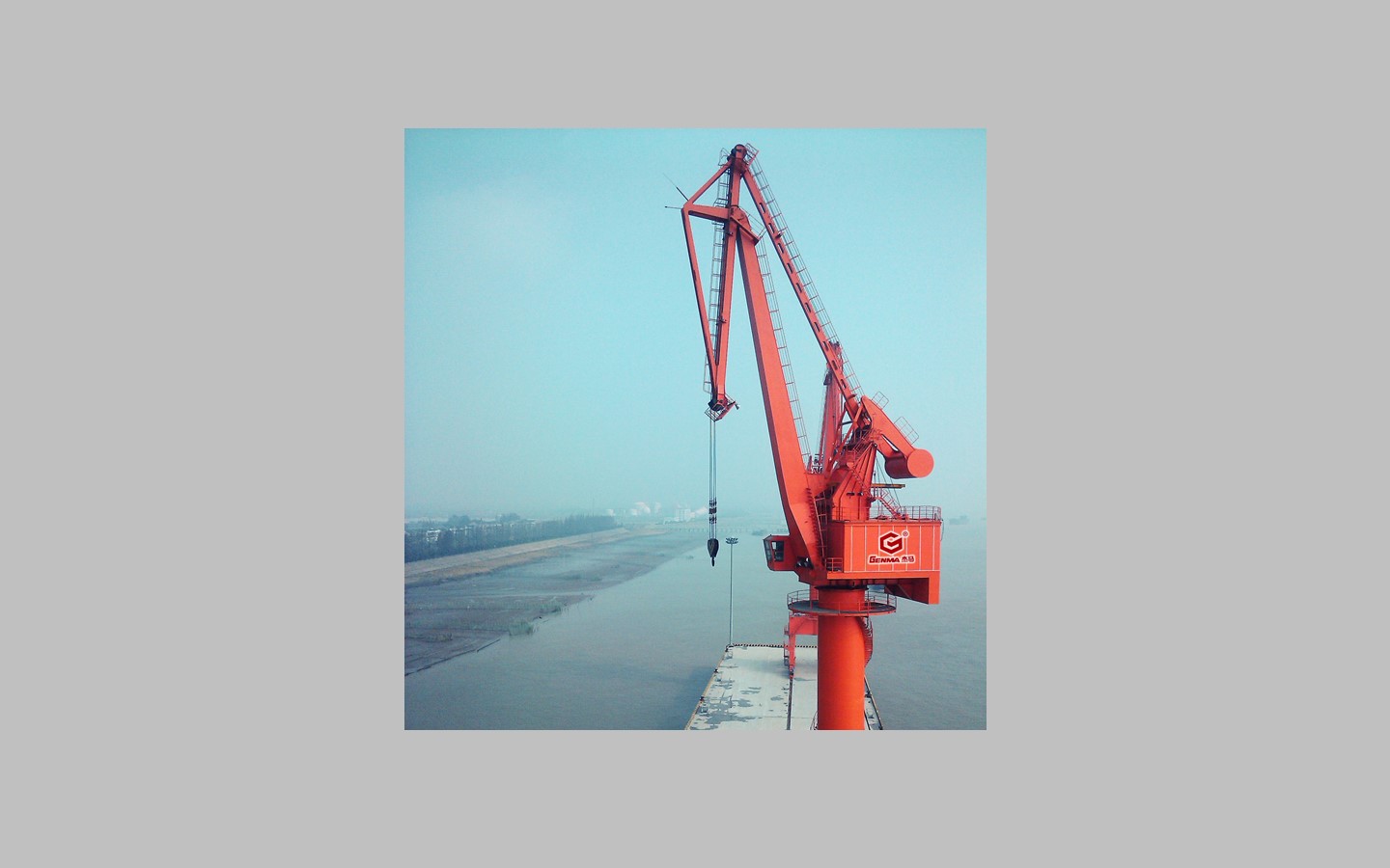 Two Coal Grab-unloaders Secured by RHM in SEA(图1) Two Coal Grab-unloaders Secured by RHM in SEA(图1)