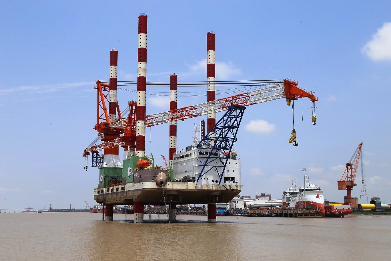 ROC Successfully Delivered “Offshore Wind O&M 801” Platform For Large Parts Replacement, Operation And Maintenance(图2) ROC Successfully Delivered “Offshore Wind O&M 801” Platform For Large Parts Replacement, Operation And Maintenance(图2)